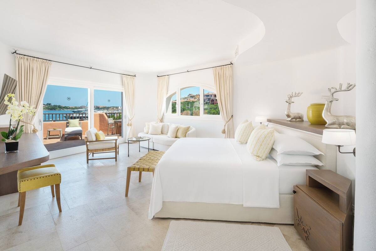 presidential suite, 2 bedrooms, balcony, sea view | 1 bedroom, egyptian cotton sheets, premium bedding, minibar