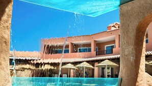 حمّام سباحة خارجي موسمي