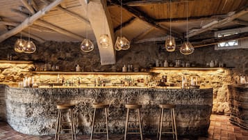 Bar (en la propiedad)