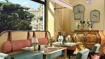 Frühstück und Abendessen