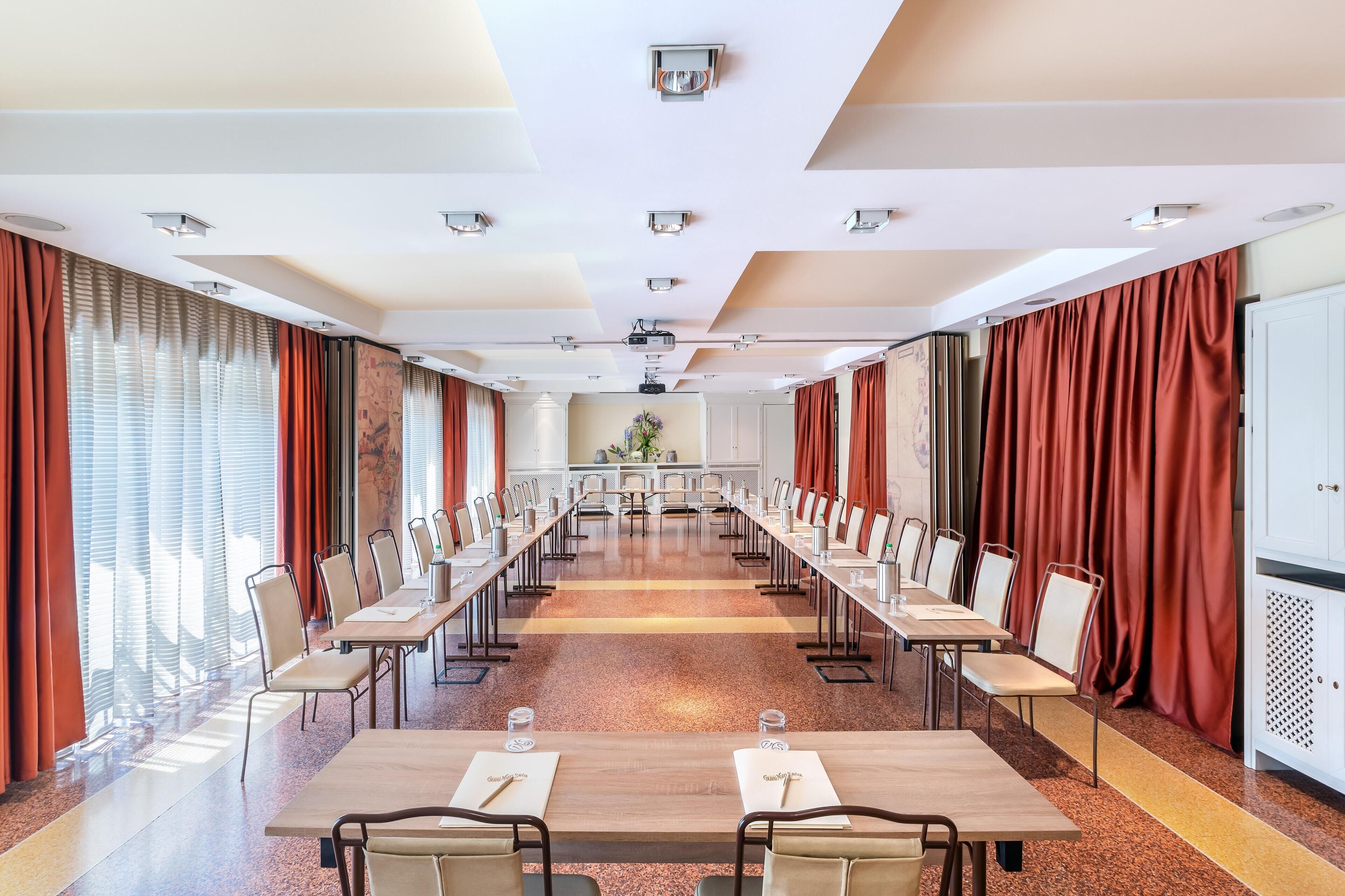 Toplantı salonu/imkânları