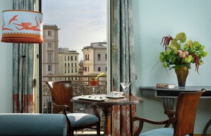 Chambre Deluxe, 1 très grand lit | Literie de qualité supérieure, couette en duvet d'oie, minibar