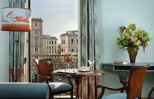 Deluxe Room, 1 King Bed | Premium bedding, down comforters, minibar, in-room safe