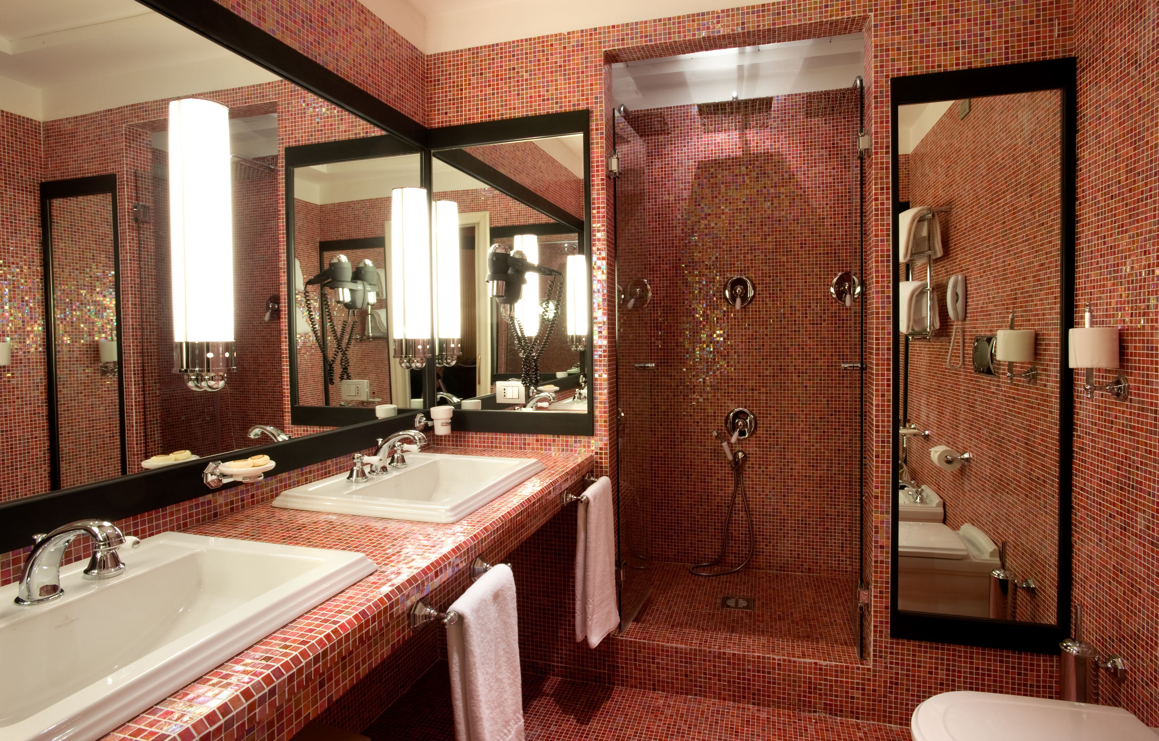 suite (secret) | bathroom | combined shower/bathtub, rainfall showerhead, designer toiletries