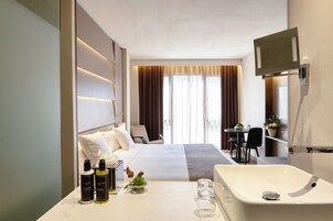 Superior Room | Egyptian cotton sheets, down comforters, minibar, in-room safe