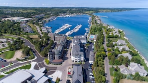 Property grounds - Village Suites Bay Harbor (Petoskey)