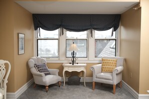 Pungs House Executive King | 1 bedroom, premium bedding, individually decorated