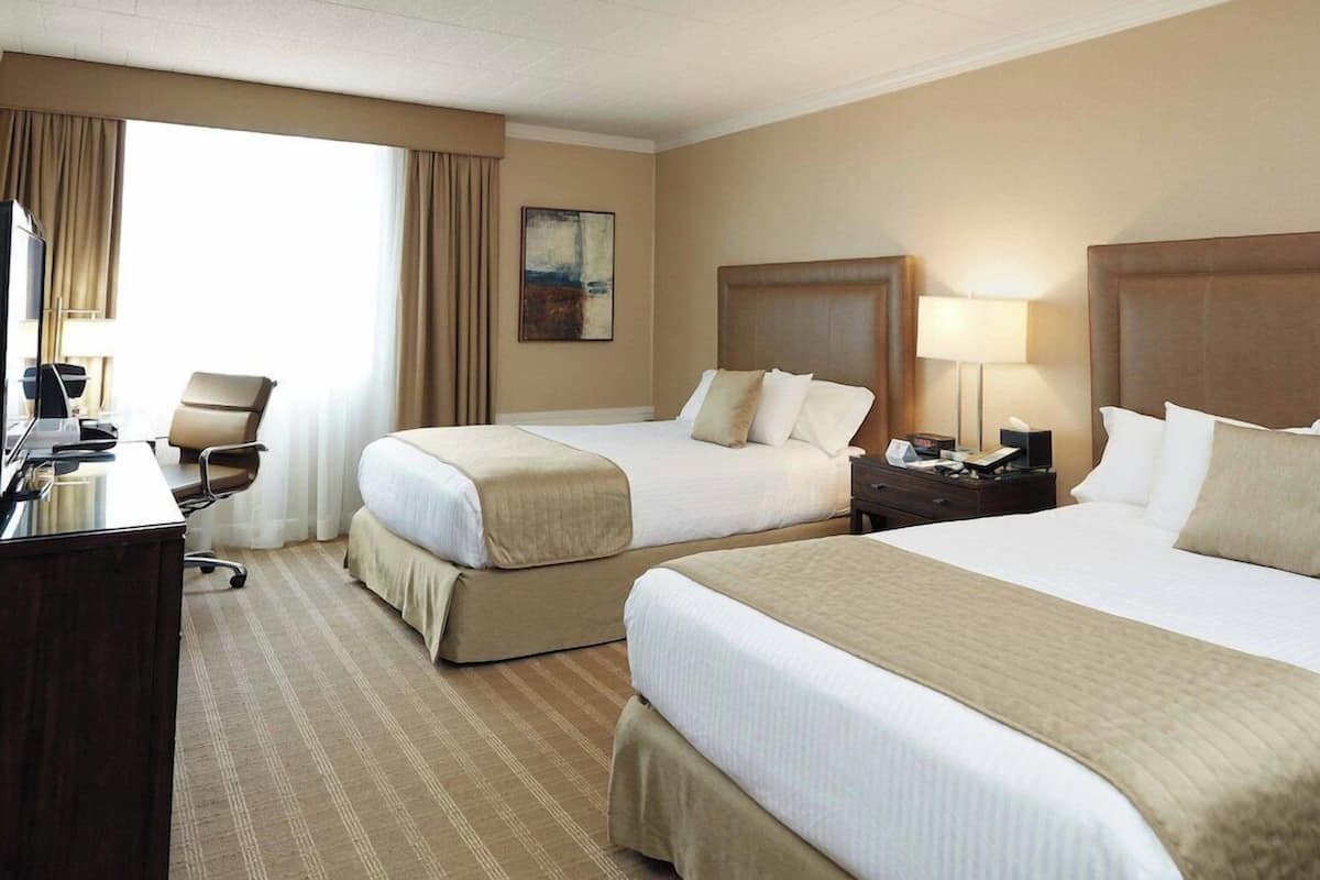 Select Comfort beds, in-room safe, desk, laptop workspace