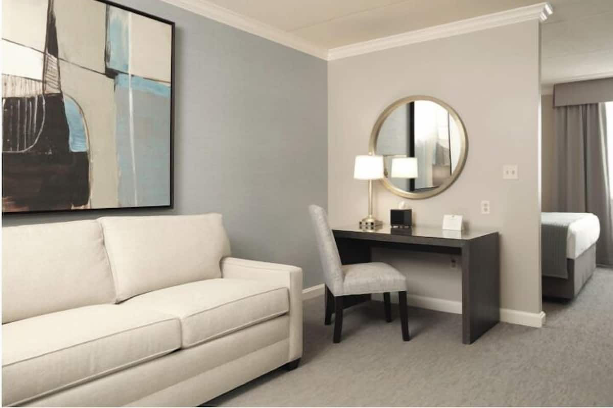 Select Comfort beds, in-room safe, individually decorated
