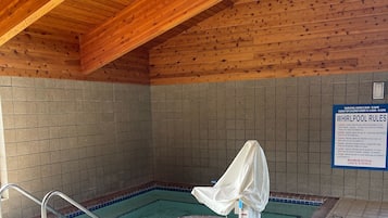 Indendørs pool