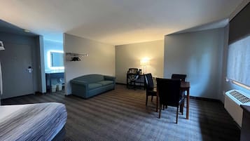Deluxe Room, 1 King Bed, Non Smoking