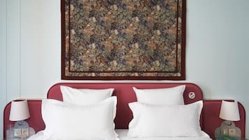 Habitació doble clàssica | Minibar, caixa forta a l'habitació, escriptori i cortines opaques