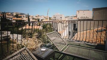 Suite, 1 King-Bett, Terrasse, Meerblick (with Single Sofabed) | Terrasse/Patio