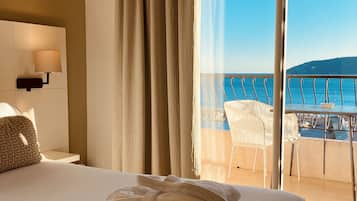 Superior Room, 1 Queen Bed, Non Smoking, Balcony