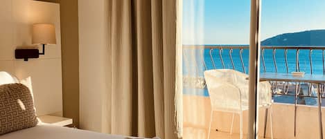 Superior Room, 1 Queen Bed, Non Smoking, Balcony