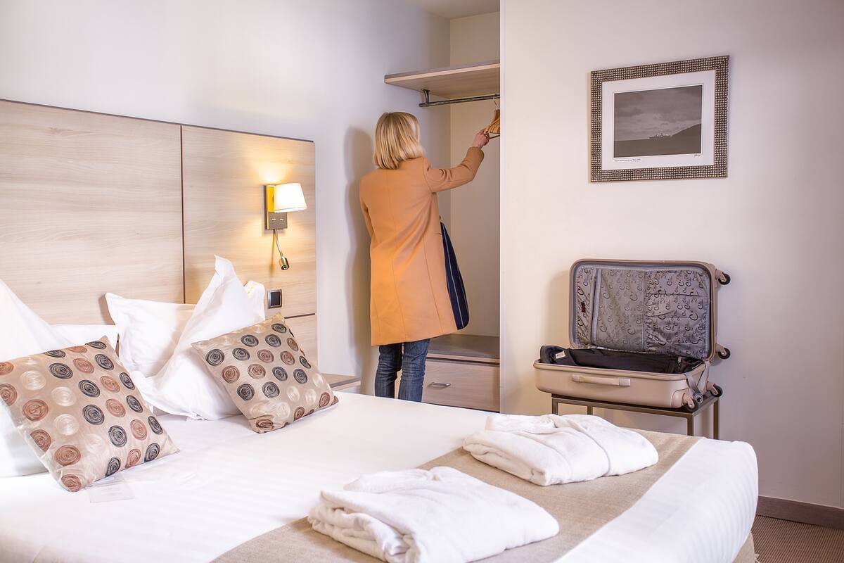 In-room safe, desk, iron/ironing board (on request), cribs (free)