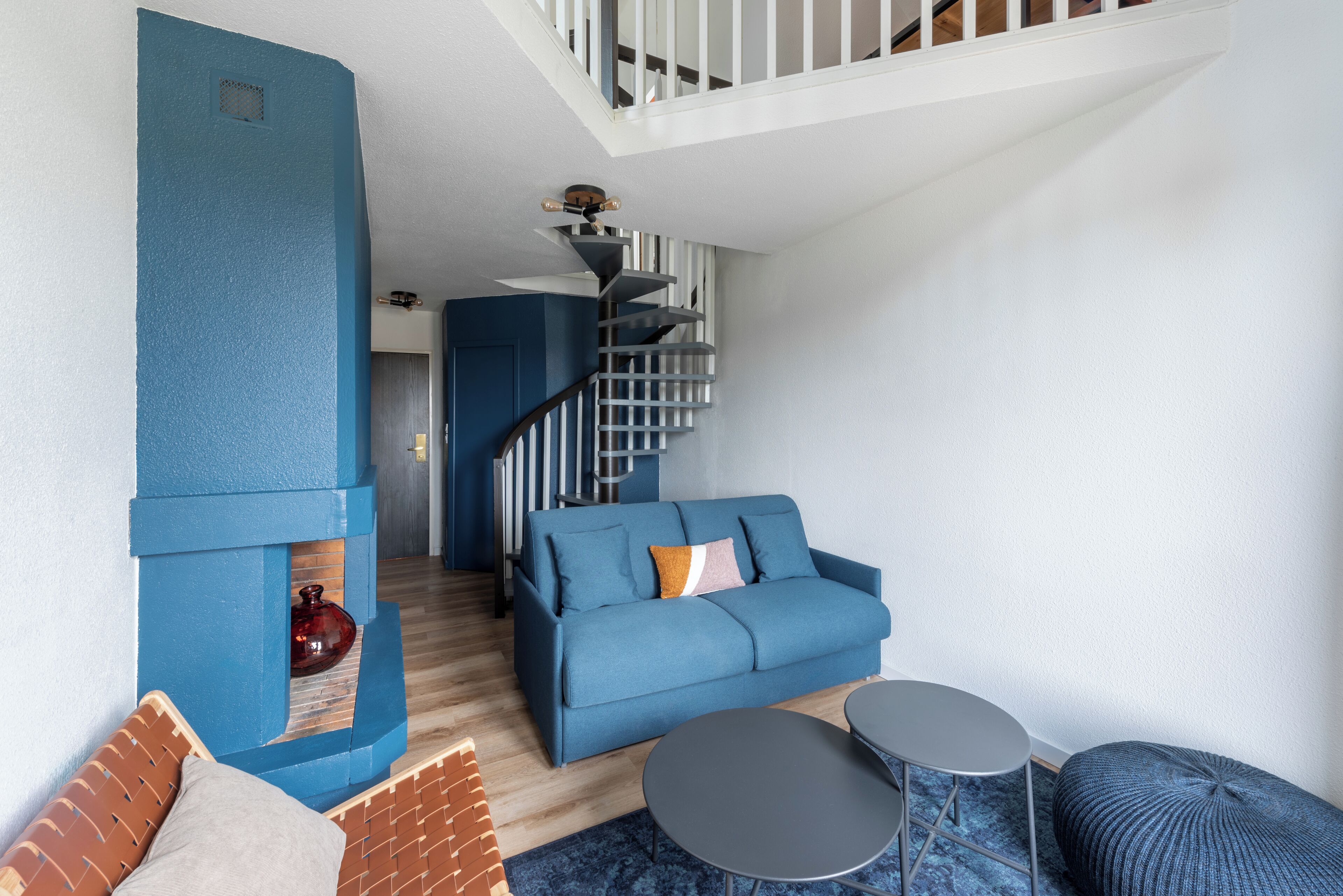 superior suite, 1 king bed, non smoking | premium bedding, desk, soundproofing, free cots/infant beds