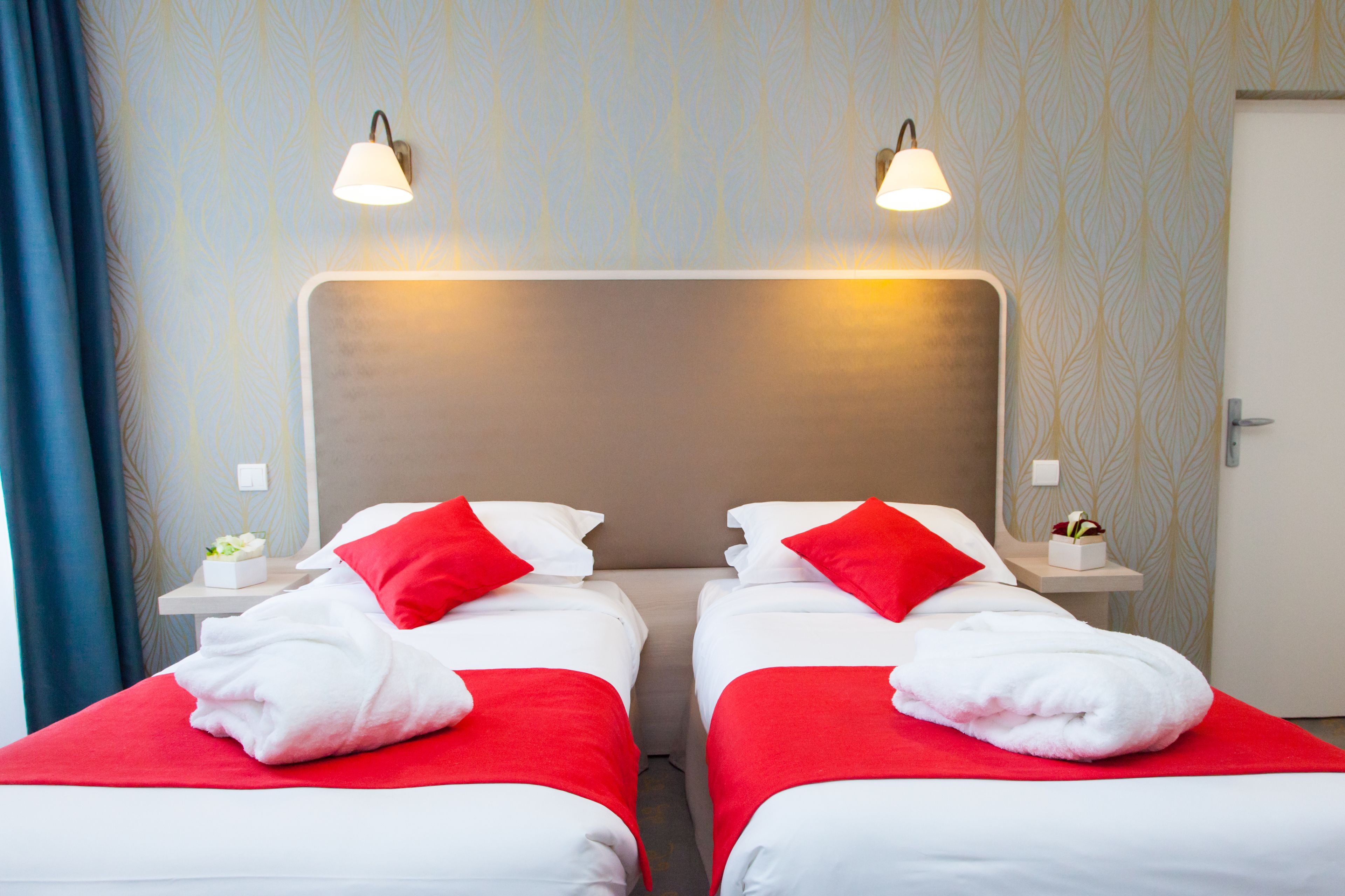 superior room, 2 single beds, non smoking | in-room safe, desk, laptop workspace, soundproofing