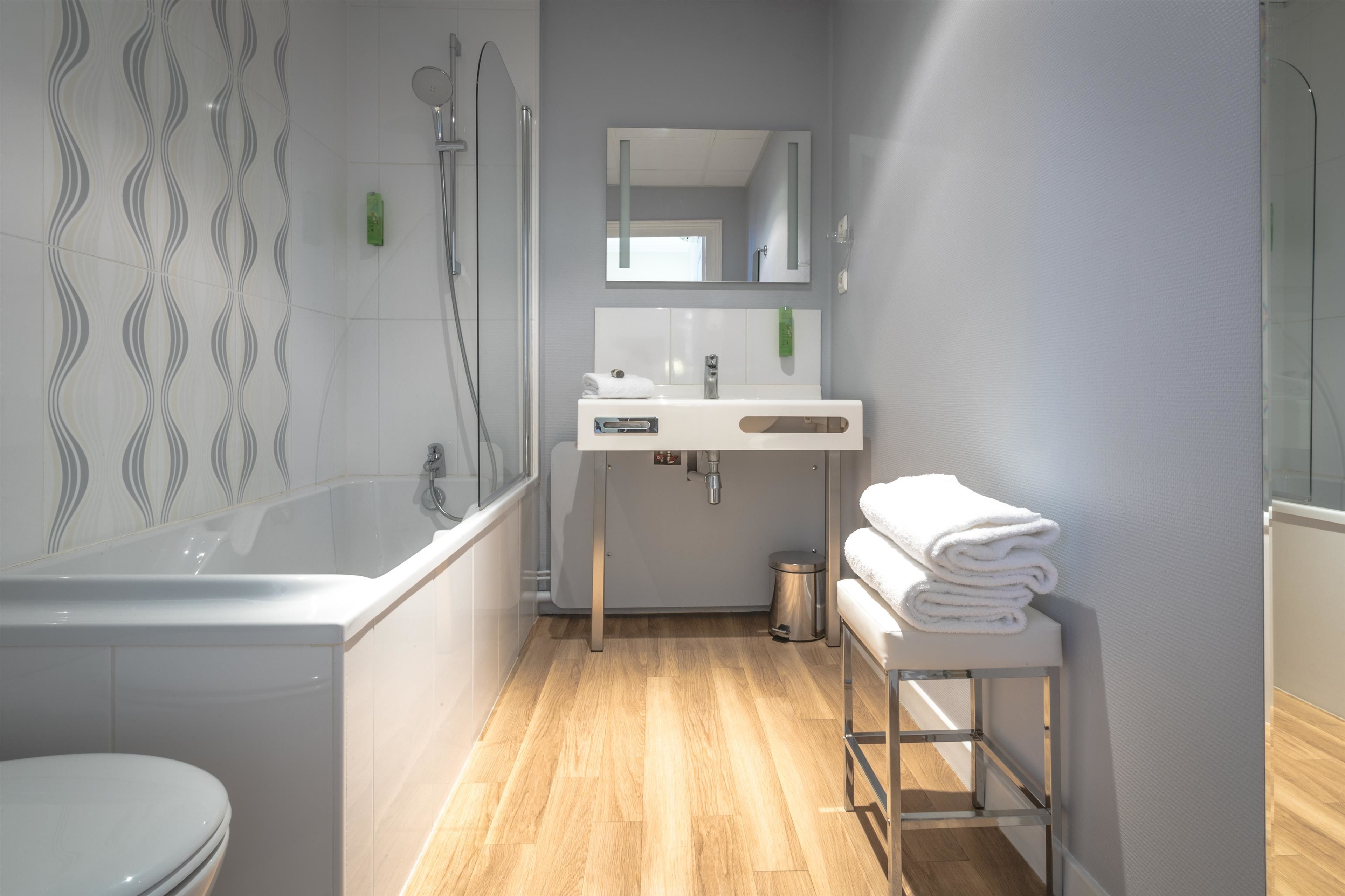 in-room safe, desk, laptop workspace, soundproofing