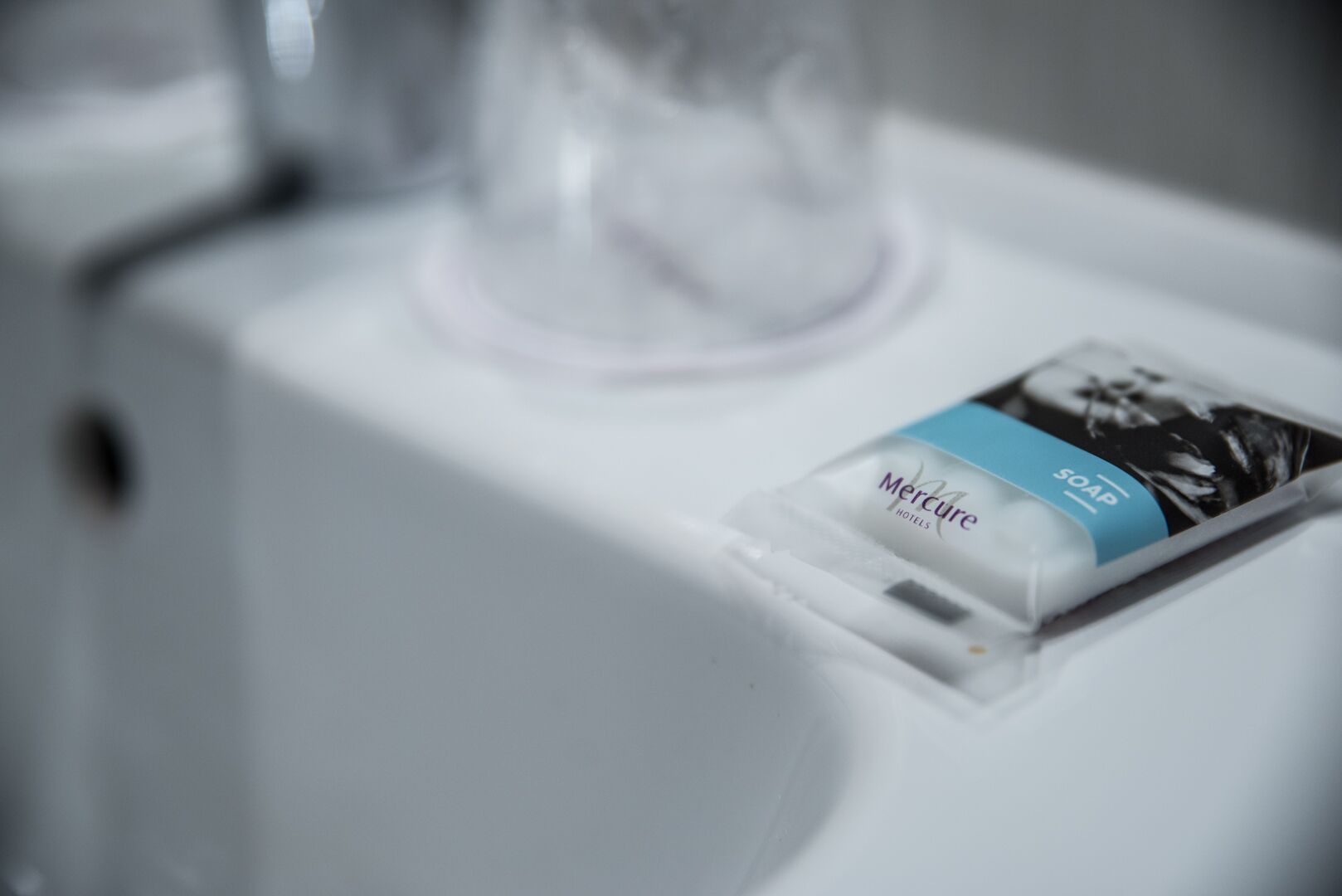 combined shower/bathtub, eco-friendly toiletries, hair dryer, towels