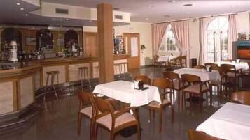 Frühstück, Mittagessen und Abendessen