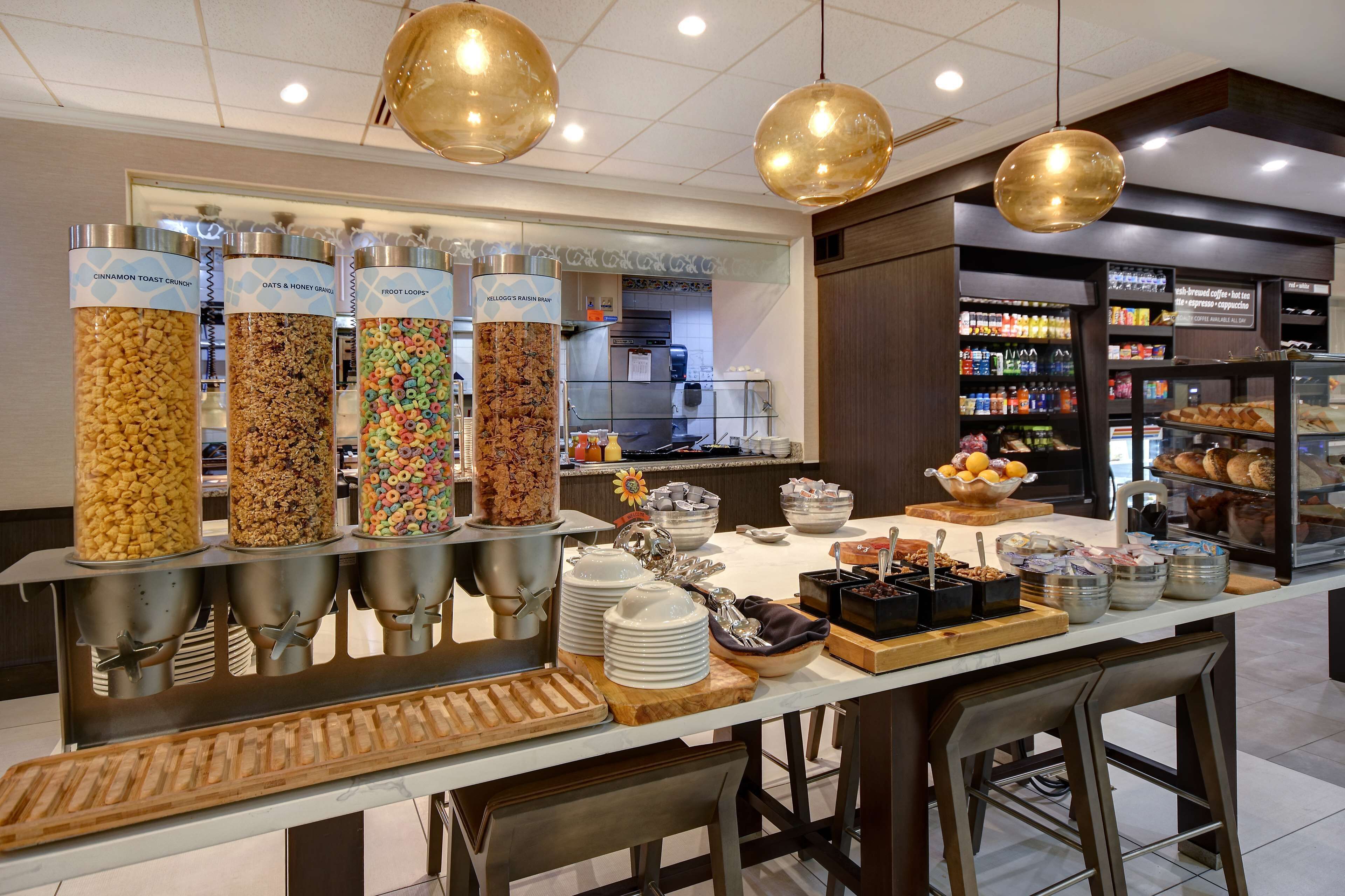 daily cooked-to-order breakfast (usd 15.95 per person)