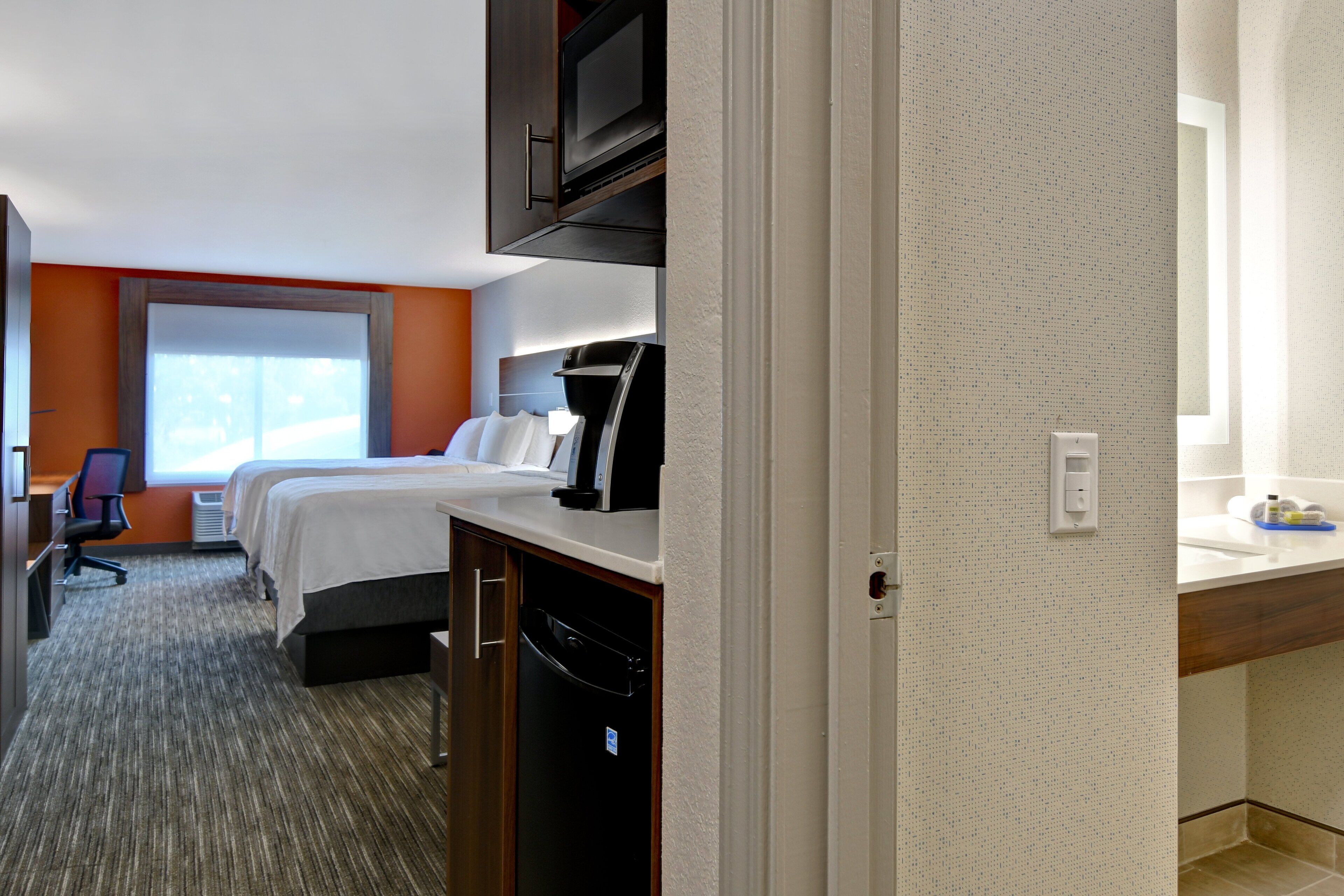 Photo - Holiday Inn Express Hotel & Suites Anderson I-85 - HWY 76, Exit 19B by IHG