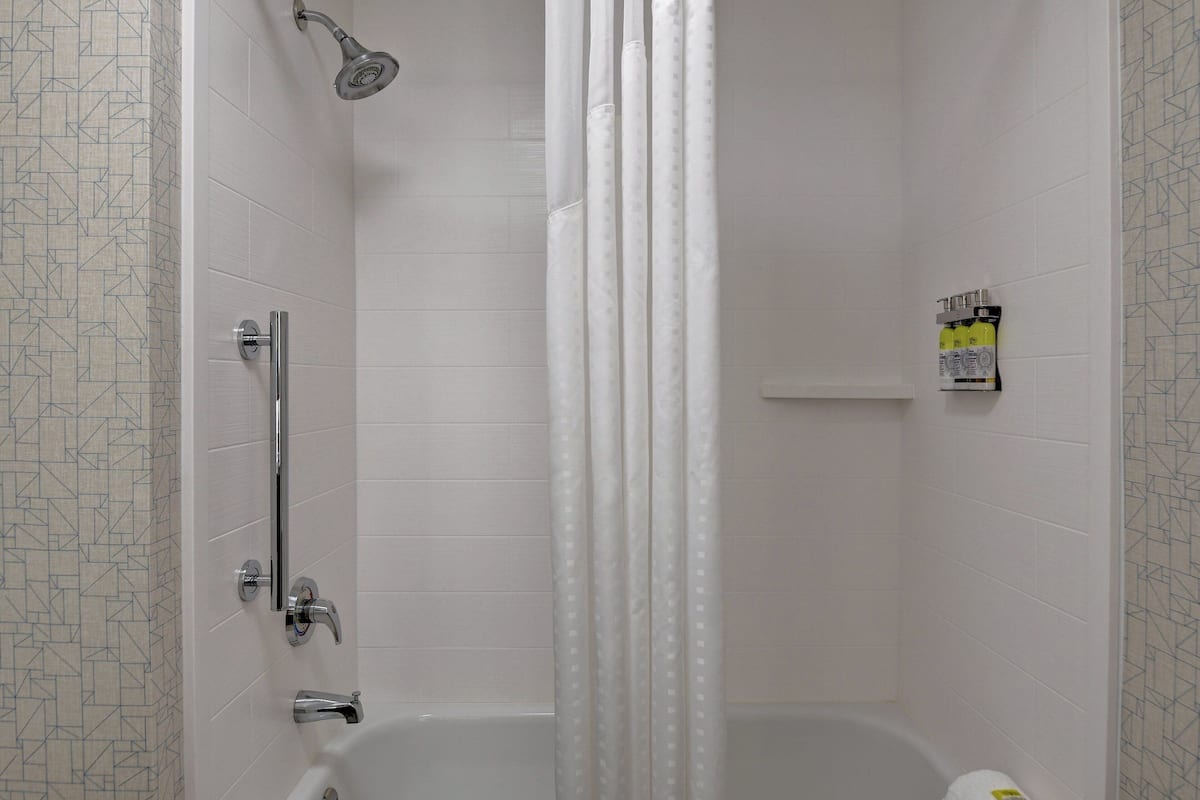 Standard Room, 2 Queen Beds | In-room safe, desk, iron/ironing board, cribs (free)