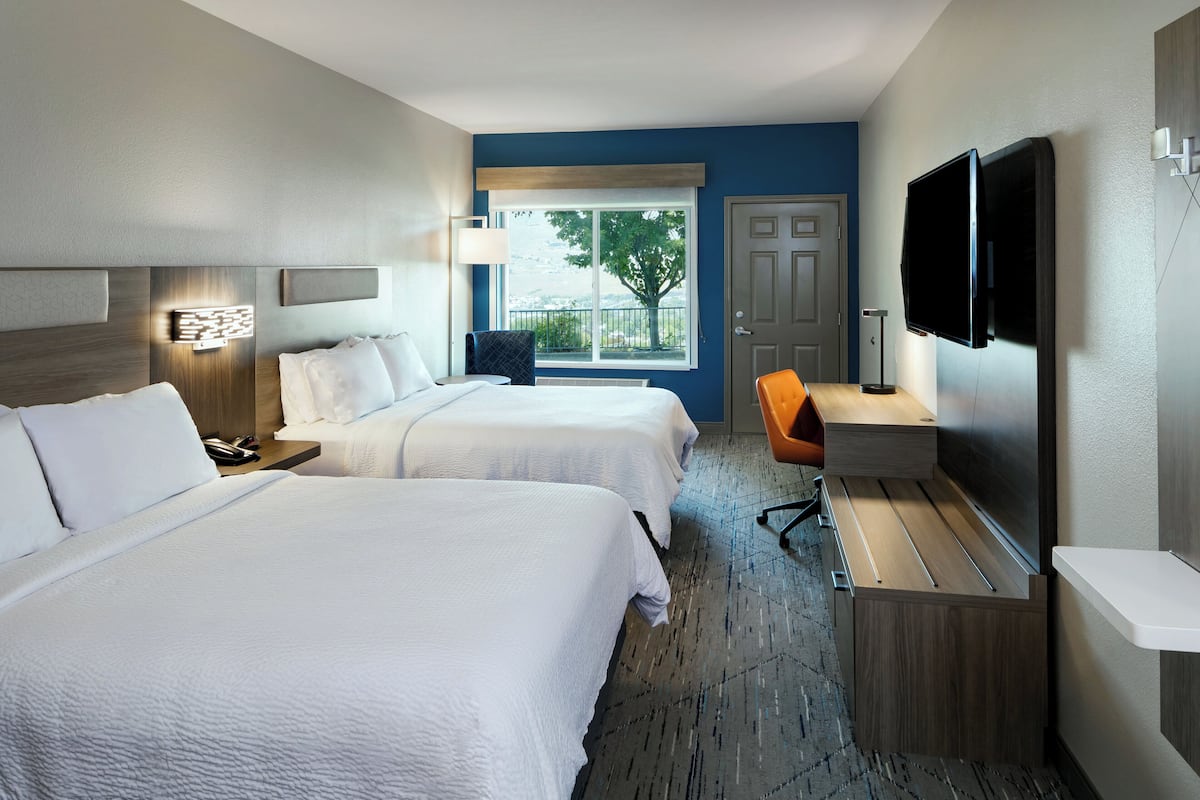 Standard Room, 2 Queen Beds, Mountain View