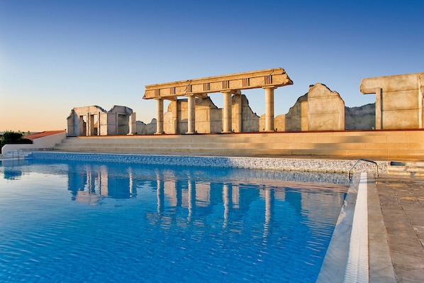 Indoor pool, seasonal outdoor pool, pool umbrellas, sun loungers