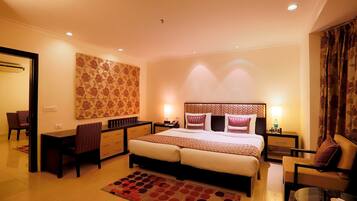 1 bedroom, Egyptian cotton sheets, premium bedding, memory foam beds