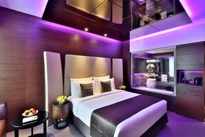 1 bedroom, hypo-allergenic bedding, minibar, in-room safe