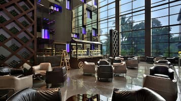 2 restaurants, spécialités Cuisine internationale