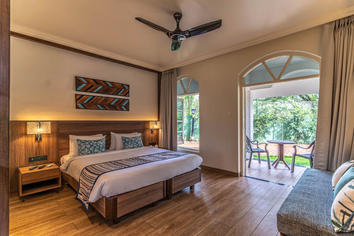 Premiere Room | 2 bedrooms, premium bedding, in-room safe, desk