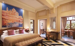 Suite, 1 Schlafzimmer (Historical) | Hochwertige Bettwaren, Minibar, Zimmersafe, individuell dekoriert