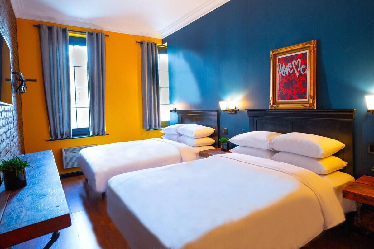 Egyptian cotton sheets, premium bedding, in-room safe, desk