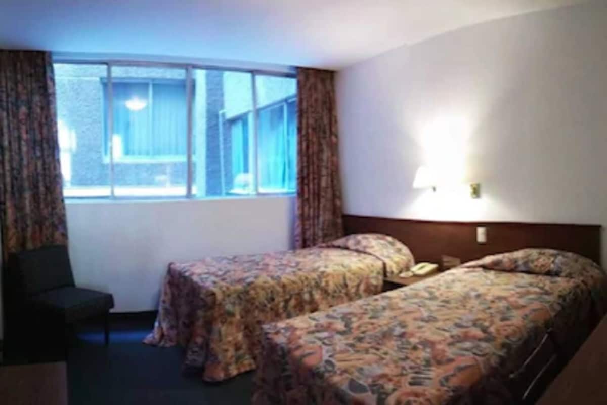 Double Room, 2 Twin Beds | Free WiFi, bed sheets