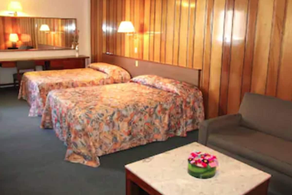 Standard Double Room, 2 Double Beds | Free WiFi, bed sheets