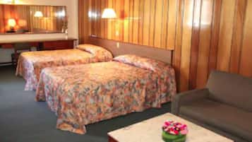 Habitación doble estándar, 2 camas matrimoniales | Wifi gratis y ropa de cama