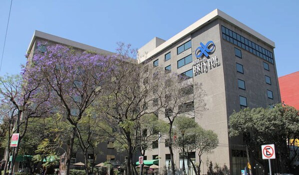 Front of property - Bristol Hotel (Mexico City)