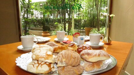 Breakfast meal