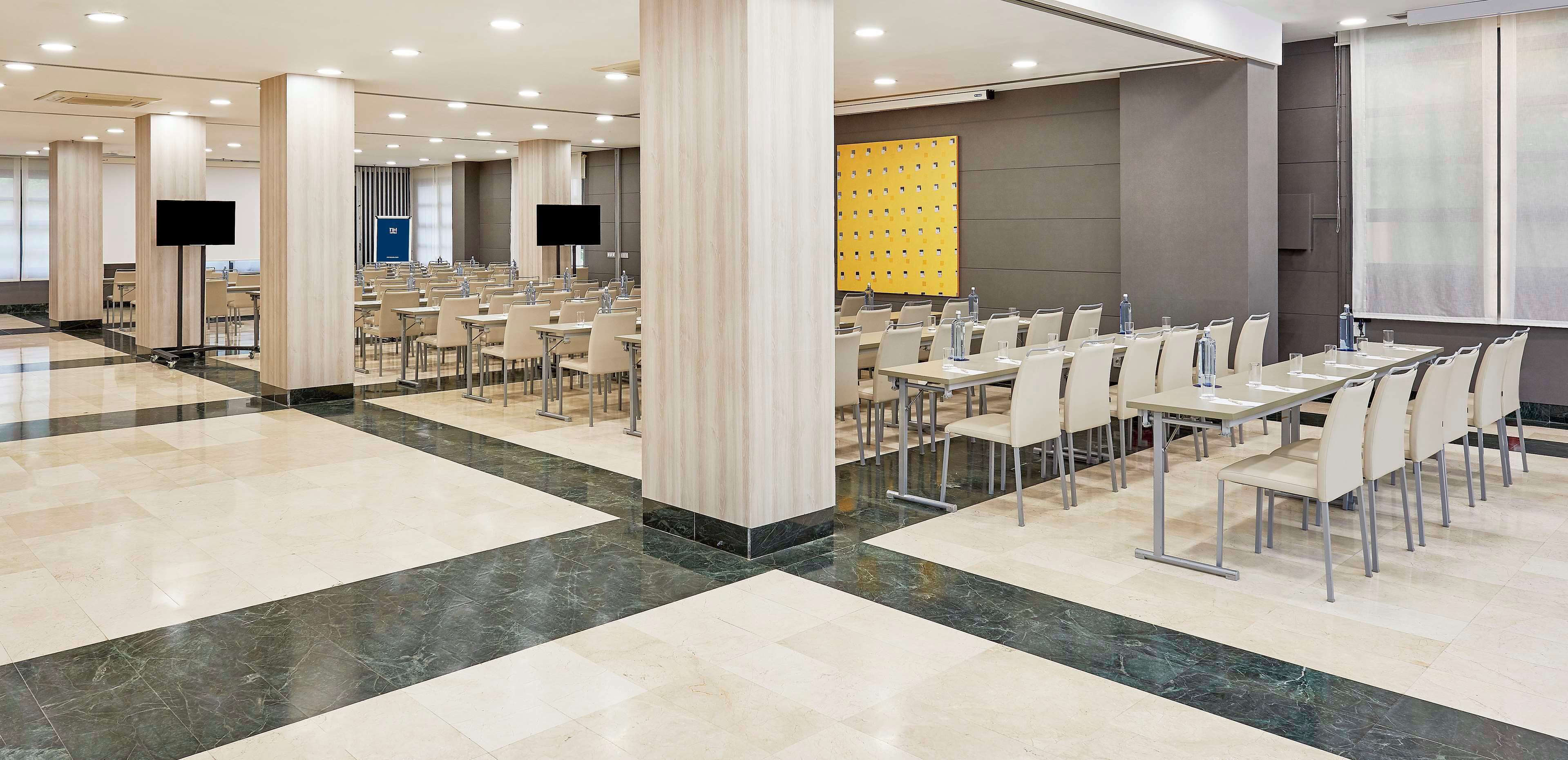 1 bedroom, premium bedding, minibar, in-room safe