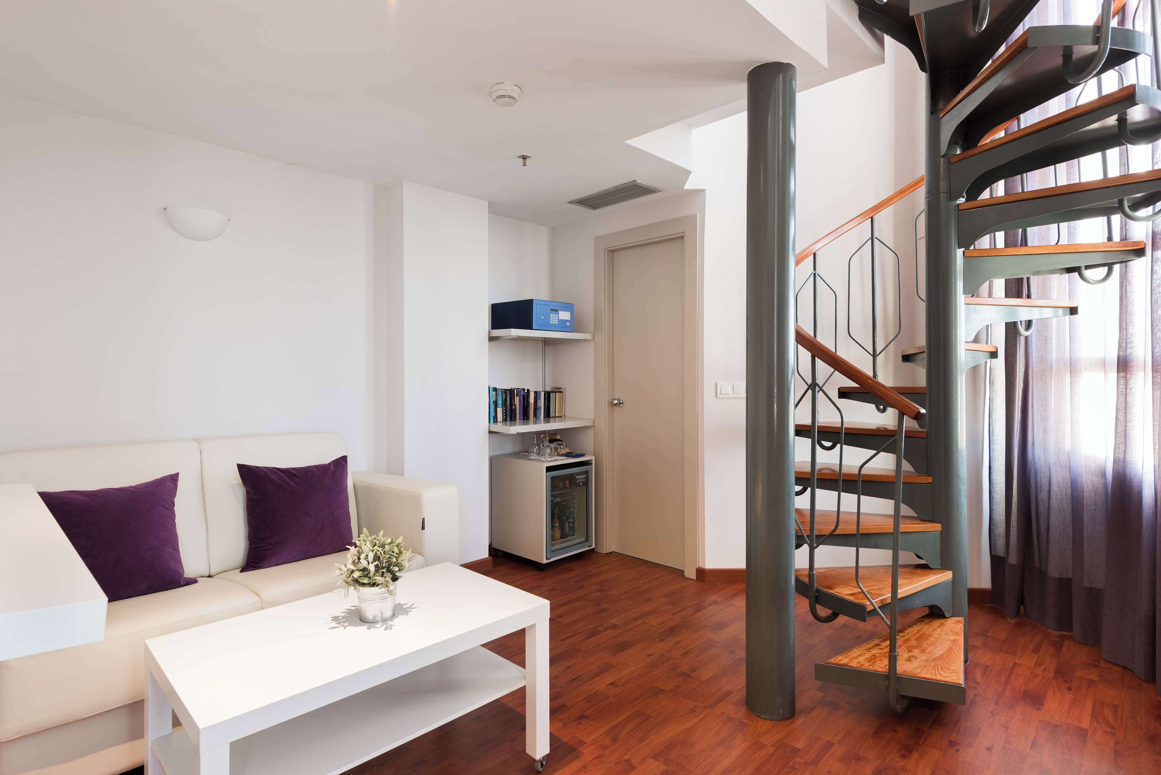 1 bedroom, premium bedding, minibar, in-room safe