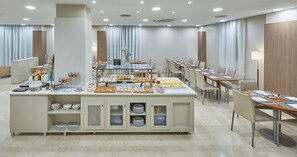 Frukostbuffé varje dag mot avgift