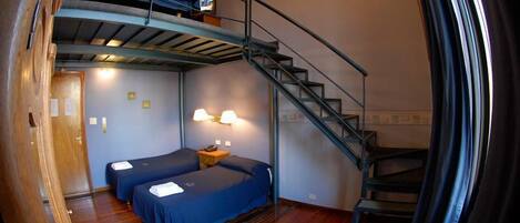 Minibar, brankas, meja kerja, dan Wi-Fi (biaya tambahan)