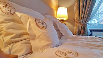 Minibar, in-room safe, individually decorated, individually furnished