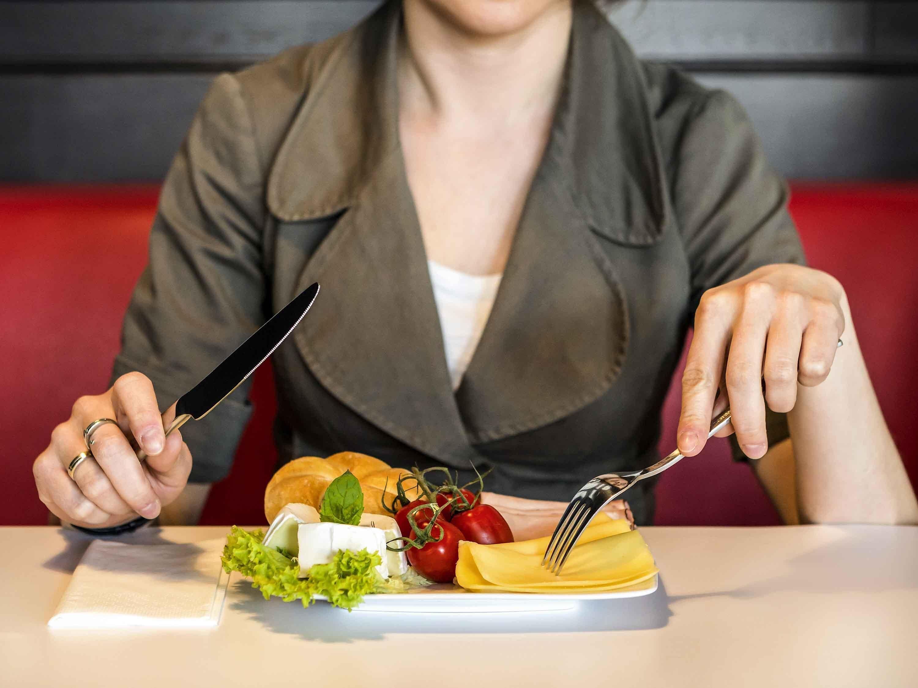 Tägliches Frühstücksbuffet gegen Gebühr