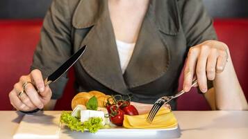 Tägliches Frühstücksbuffet gegen Gebühr