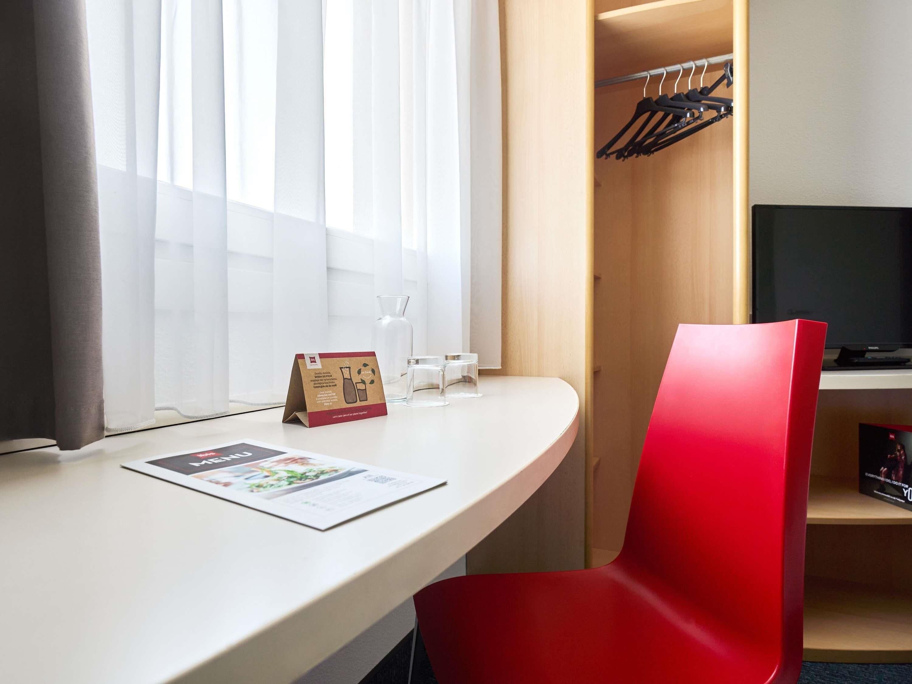 Habitación estándar doble, 1 cama doble | Caja fuerte, escritorio, cunas gratuitas y wifi gratis