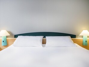 Caja de seguridad en la habitación, escritorio y cunas gratuitas 